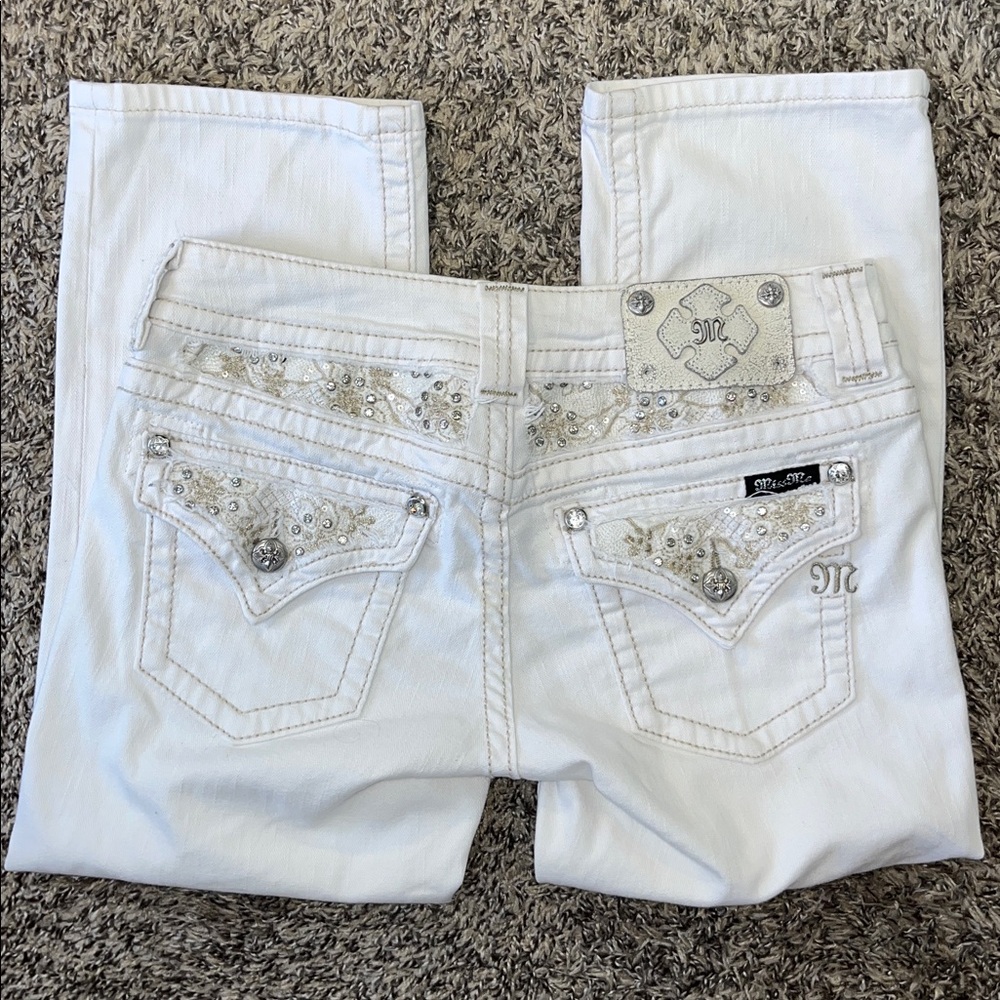 Miss Me ‘Cuffed Capri’ ~ in White with Metallic Gold Embroidered ~ Size 27